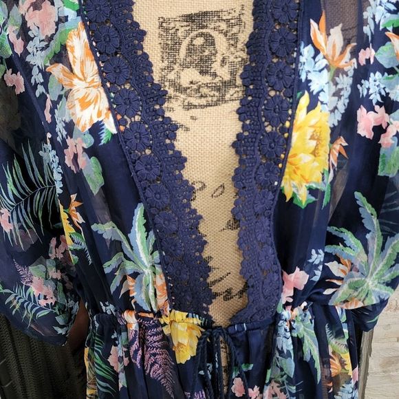 CLUB Z Floral lace trimmed semi sheer kimono coverup plus size new!!! - Picture 5 of 7